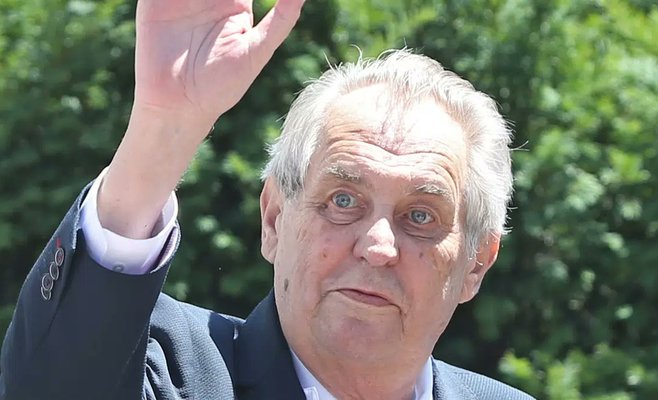 Использование государственных денег на личные разбирательства Земана не является преступлением