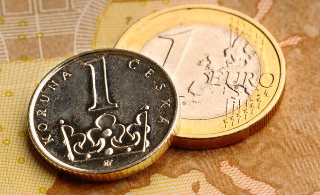 Сильная чешская крона теряет позиции