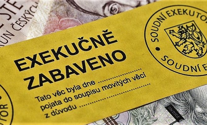 Государство может заплатить более миллиарда судебным приставам