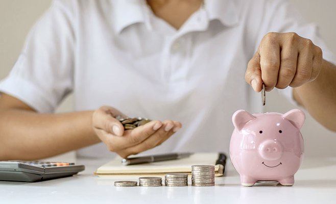 Когда денег мало, люди в первую очередь перестают покупать одежду