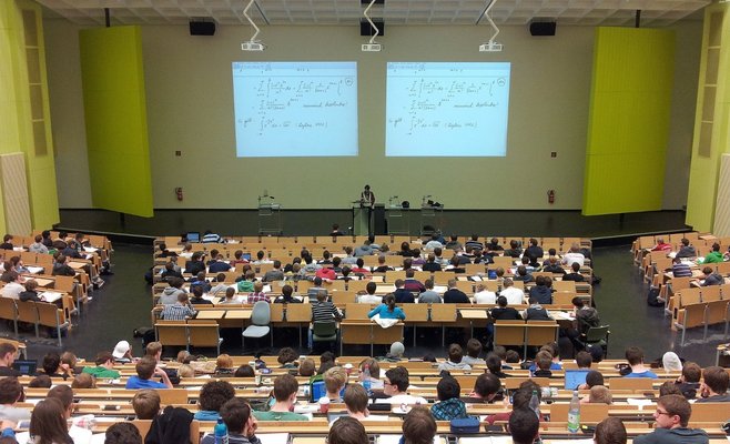 Студентам не повезло. Учеба не засчитывается в их пенсию