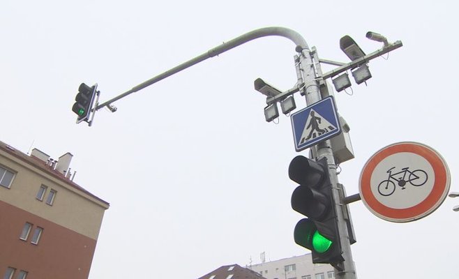 В Градце интеллектуальная транспортная система будет контролировать скорость и проезд на красный свет