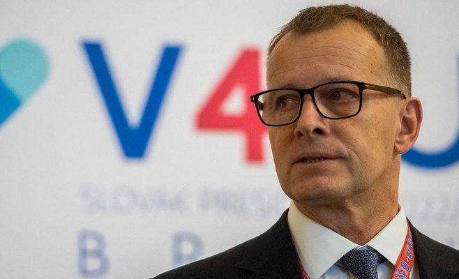 Еще один интересный момент. Спикер парламента Словакии Коллар будет иметь 13 детей с 11 женами