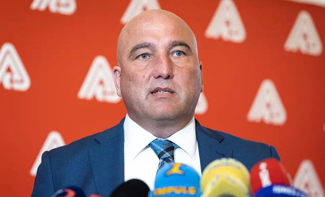 Рекордный бонус для шефа VZP, он получит 300 000 за привлечение украинцев