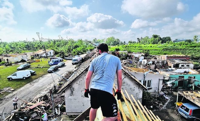 Мужчина обналичил деньги, предназначенные для помощи пострадавшим от торнадо. Ему грозит восемь лет лишения свободы