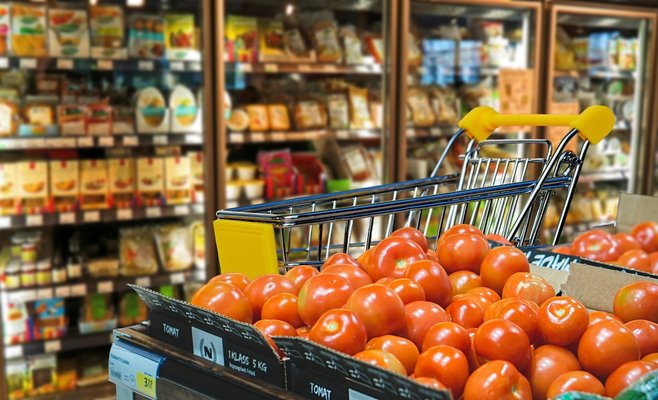 Чехи продолжают отказываться тратить. Падение розничных продаж
