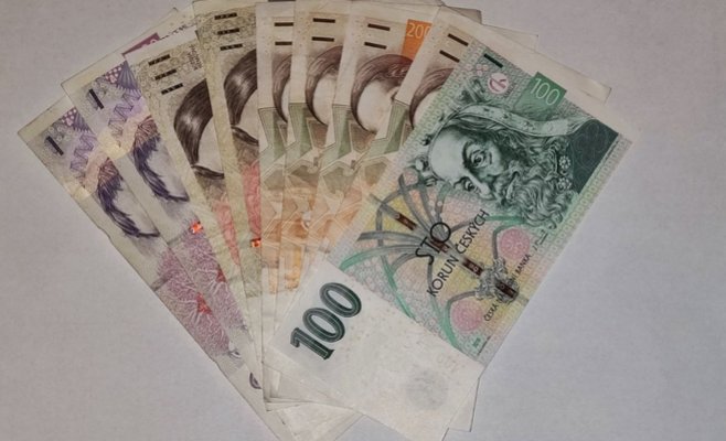 Курс чешской кроны по отношению к евро самый сильный почти за 15 лет