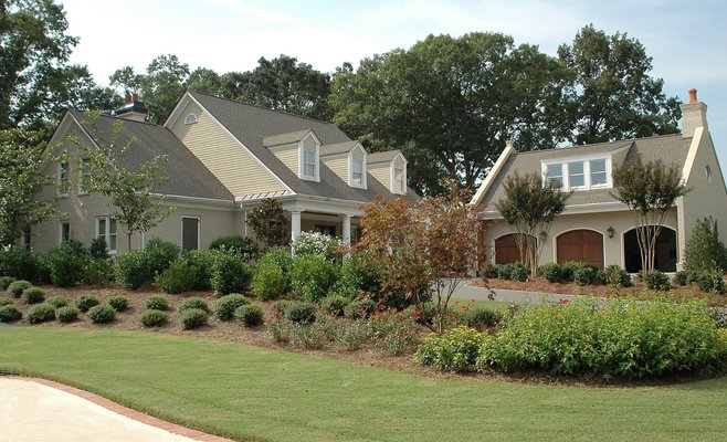 Объем ипотечных кредитов в марте вырос на 60 процентов. Ставки немного снизились третий месяц подряд.