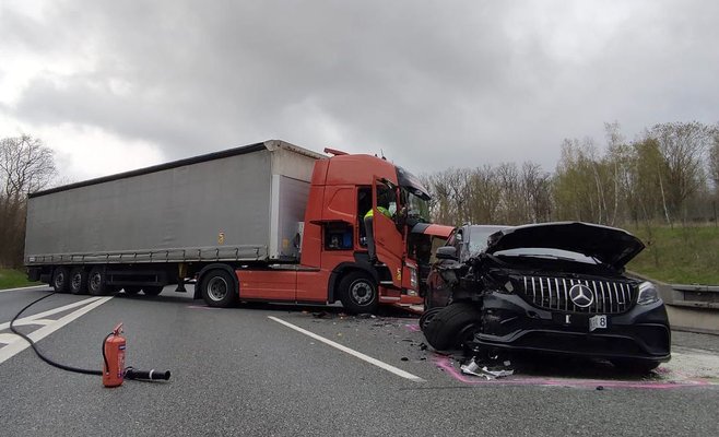 Вы должны предоставить свой автомобиль полиции для проведения задержания. Отказ практически невозможен