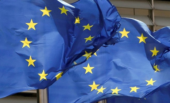 Девятнадцать лет в ЕС: опрос об удовлетворенности чехов