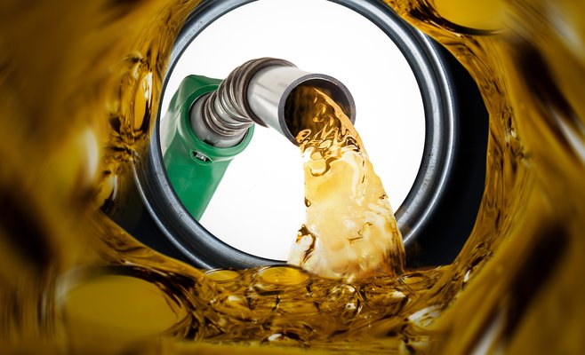 Дизельное топливо самое дешевое за последние 19 месяцев, бензин также подешевел