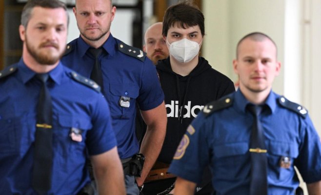 Суд увеличил срок заключения молодому человеку до 14 лет за убийство учителя мачете