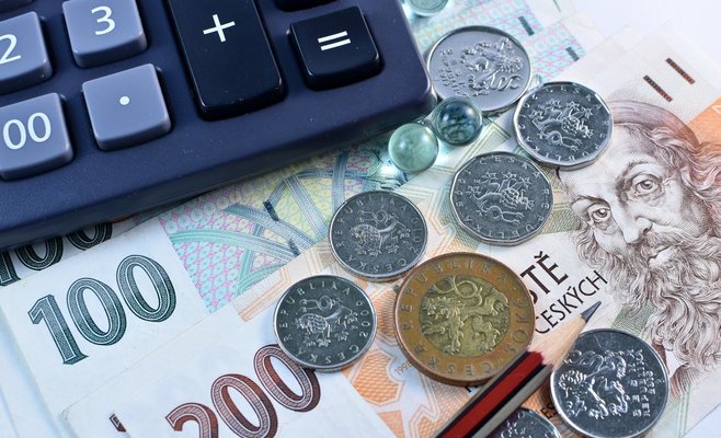Средняя чешская семья будет доплачивать тысячи крон из-за новых мер