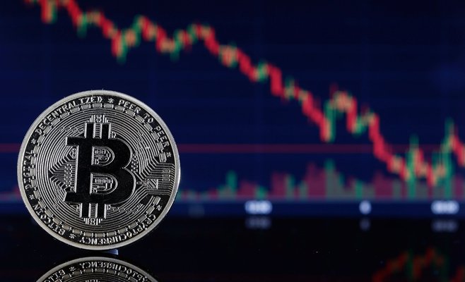 У криптовалют есть проблема с регулированием и низкой ликвидностью. Биткоин снова пережил падение