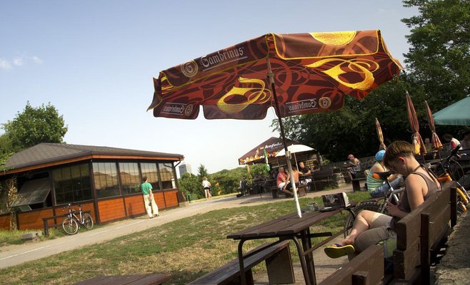 Суббота была самым жарким днем в году. Летняя погода продлится