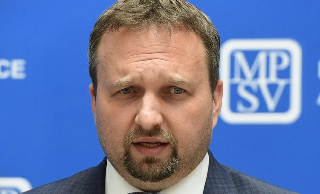 К концу года все заявления на получение социальных пособий будут подаваться онлайн, полагает Юречка