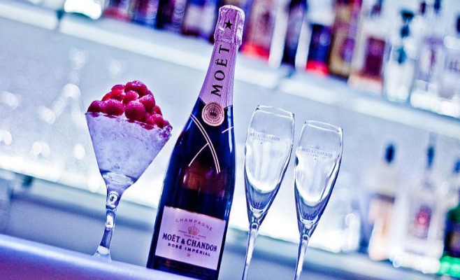 Bed Lounge Restaurant & Bar