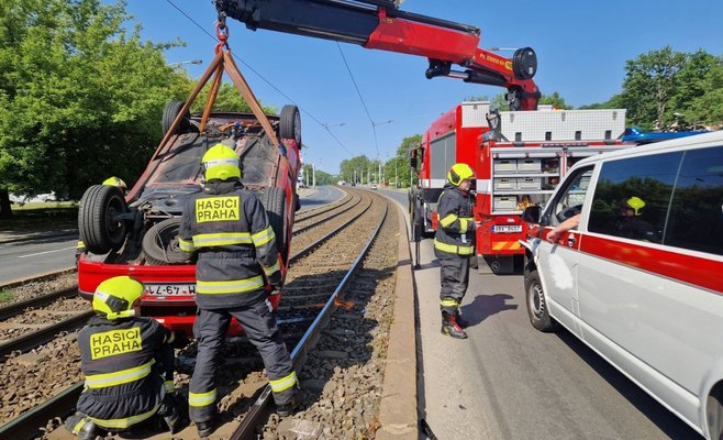 Трамвай насмерть сбил пешехода в Праге