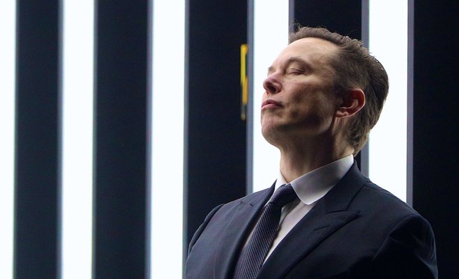 Маск посетил Китай впервые после пандемии. Он планирует построить в стране еще один завод