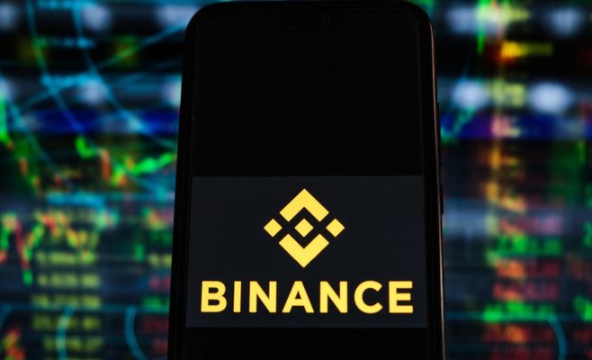 Тринадцать обвинений против Binance. Инвесторы вывели за день крипту на миллиарды крон