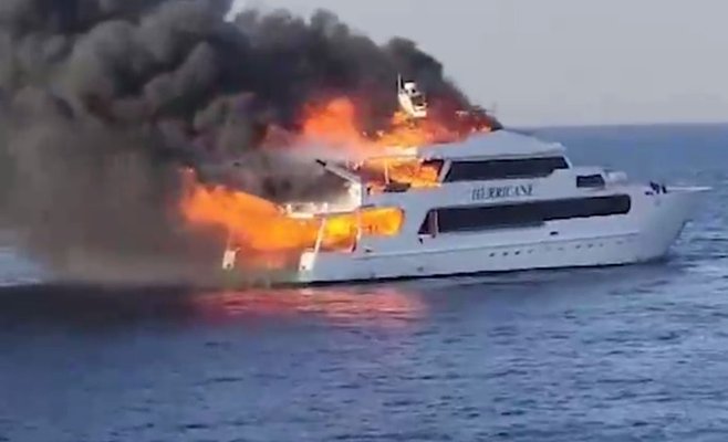 Круизное судно в Египте охвачено пламенем. Три туриста пропали без вести после сильного пожара