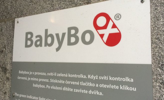 Сегодня утром кто-то подбросил мальчика в бэбибокс в Праге