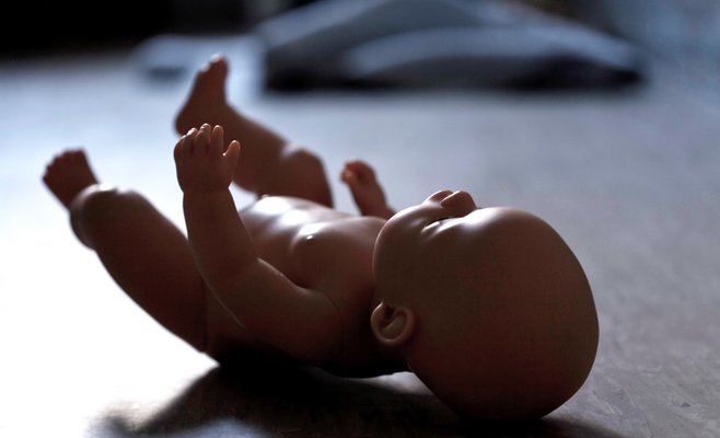 Суд приговорил женщину к 18 годам лишения свободы за убийство пятинедельного младенца