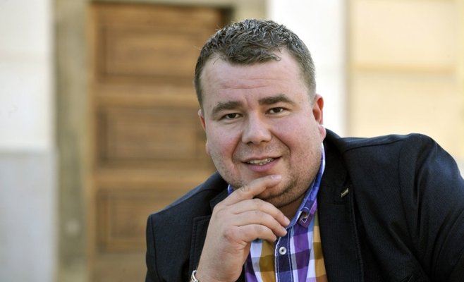 Полиция предъявила обвинения девяти лицам и 14 компаниям в уклонении от уплаты налогов