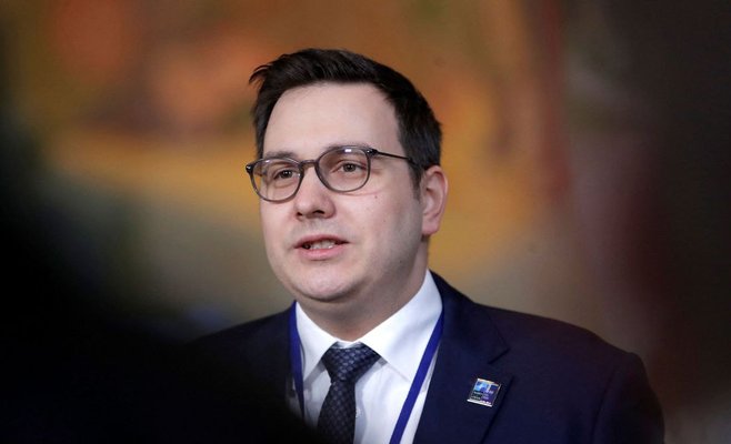Чехия следит за ситуацией в России, продолжает предостерегать от поездок в страну, заявил Липавский