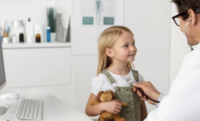 Почти половина педиатров старше 60 лет, а новых врачей не хватает. Консенсуса по реформам пока нет