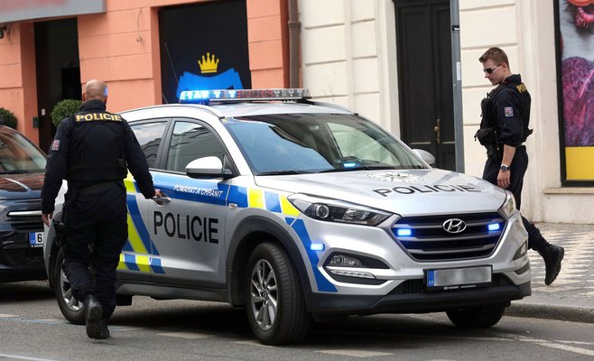 В Чехии проводится борьба с контрабандистами. Они незаконно переправили через границу 1000 мигрантов