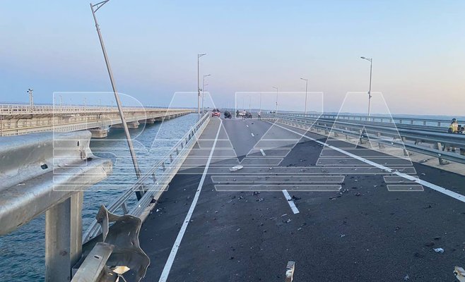 На видео видны повреждения Керченского моста