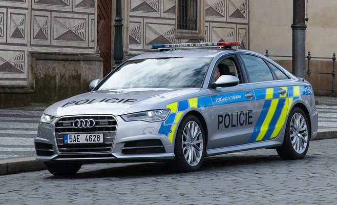 GIBS: полицейский из службы охраны принимал и продавал кокаин