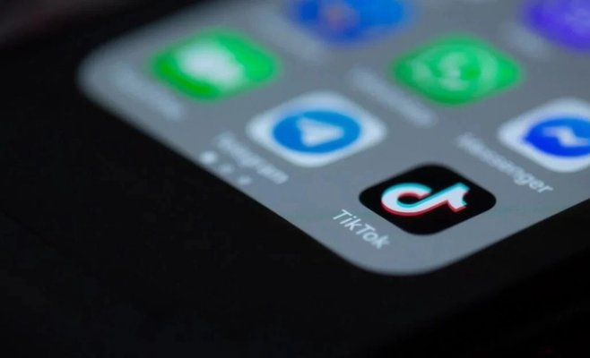 Жаркая битва в социальных сетях. TikTok запускает функцию отправки текстовых сообщений