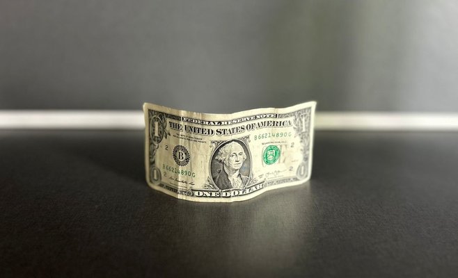 Обманутый пенсионер из Либерца остался с одним долларом вместо трех миллионов от вложенных средств