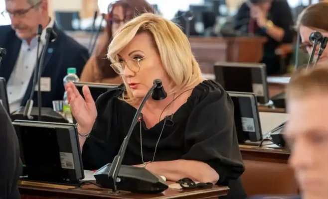 Заправляйте бак, завтра он будет дороже из-за коалиции, советует Шиллерова