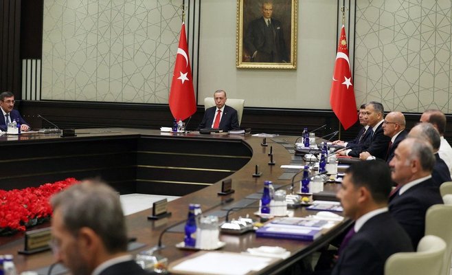 Прекратить боевые действия и сесть за стол переговоров, призвала Турция Киев и Москву