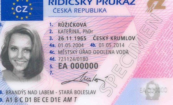 Массовая замена водительских прав. Нашествие будет осенью