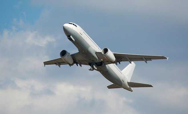 Над Украиной пролетел самолет со 180 пассажирами