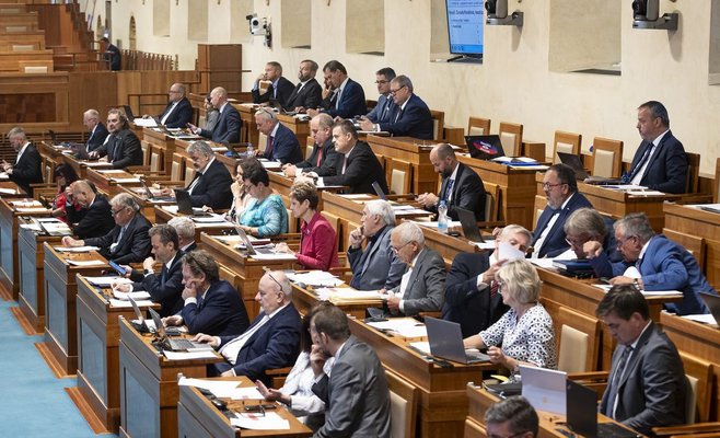 Сенат одобрил снижение темпов роста пенсий и ужесточение правил досрочного выхода на пенсию