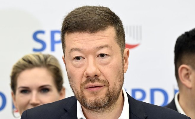 В антиукраинских настроениях виноваты политики. Политики оппозиции и правительства, предупреждают эксперты