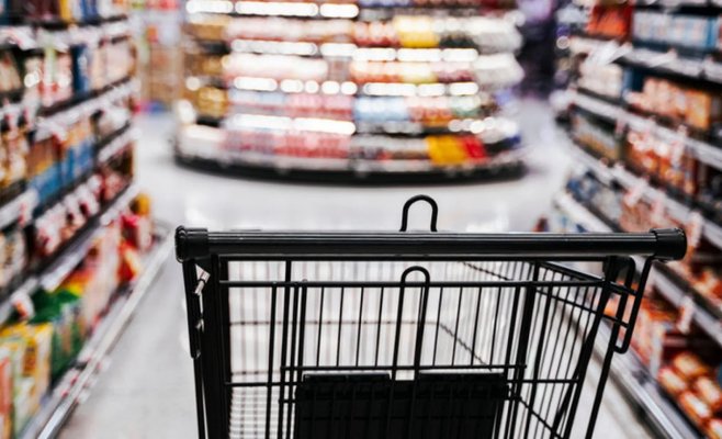 Магазины решают проблему дорогих продуктов питания: увеличивают импорт и продают больше дешевых собственных марок