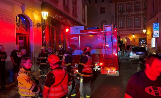 Вчера вечером в музыкальном клубе в центре Праги произошел пожар