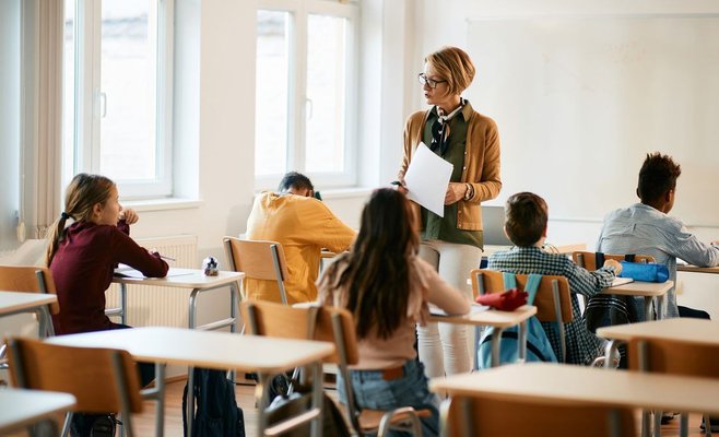 Зарплата учителей снова падает, предупреждает исследование