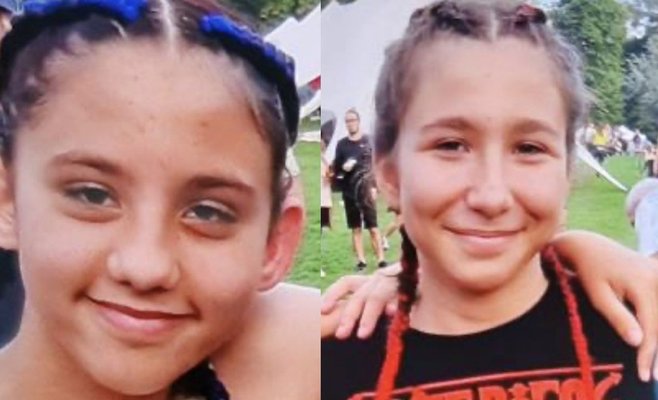 Две девочки с косичками сбежали от матери по дороге домой из школы в Праге