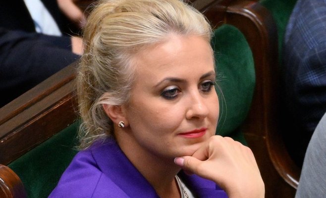 Польская министр сбила автомобилем пенсионера, с которым она сфотографировалась до этого