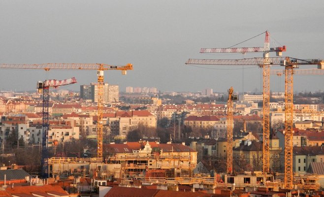 Производство в строительстве в июле снизилось на 2,1 процента