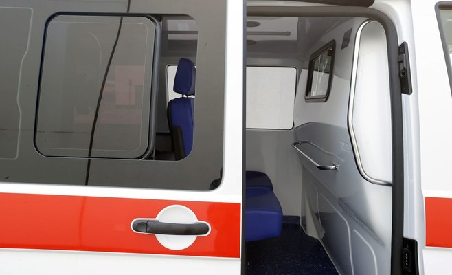 Кто-то подбросил новорожденного на автобусную остановку в восточной Словакии. Ребенок находился в коробке