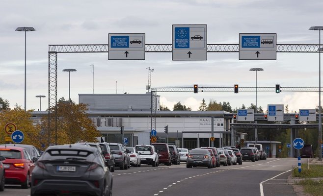 Финляндия запрещает въезд автомобилей с российскими номерами