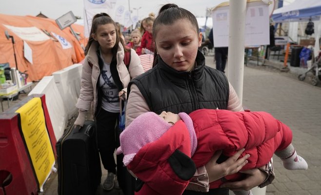 Польша планирует значительно сократить помощь украинским беженцам